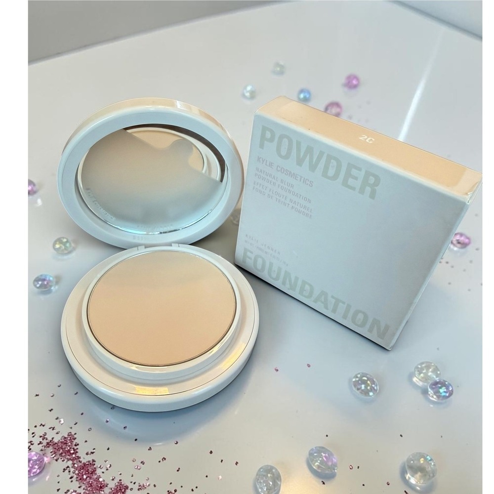 Kylie Cosmetics - Natural Blur Powder Foundation - Shade: 2C - *NIB*